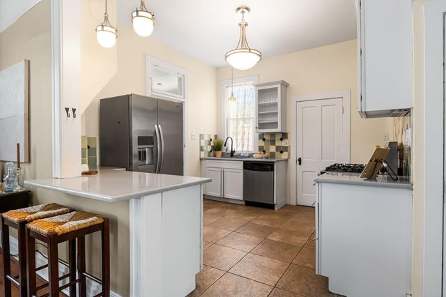 420 Edith Boulevard SE, Albuquerque, NM 87102