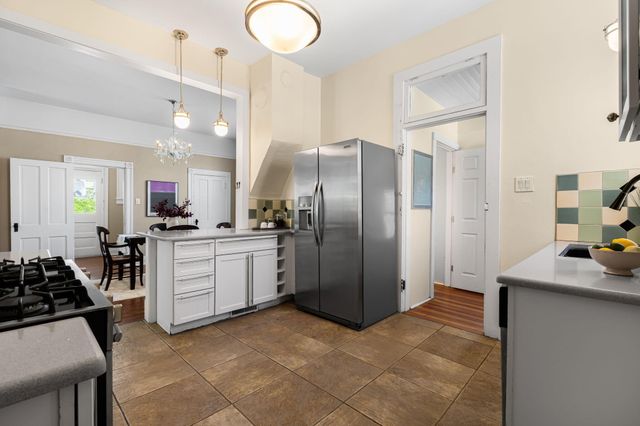 420 Edith Boulevard SE, Albuquerque, NM 87102