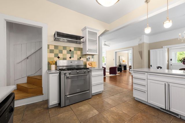 420 Edith Boulevard SE, Albuquerque, NM 87102