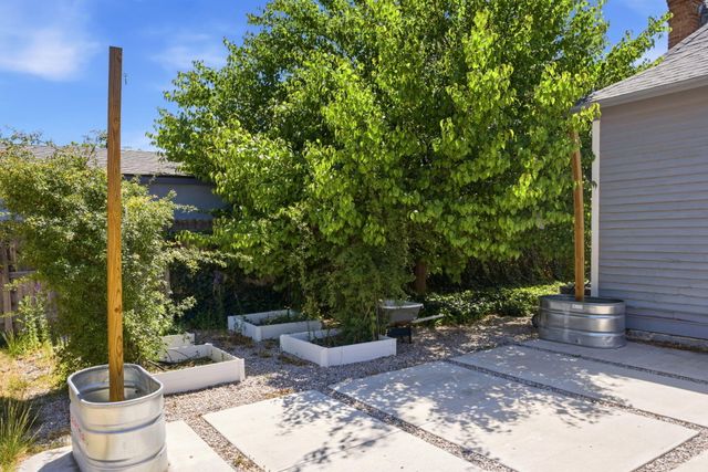 420 Edith Boulevard SE, Albuquerque, NM 87102