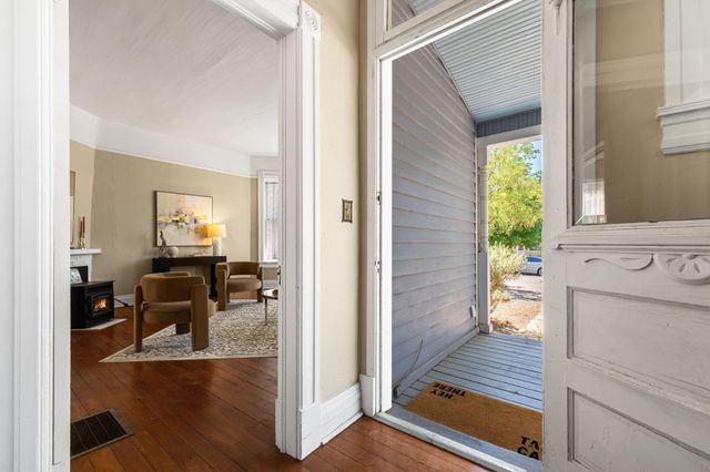 420 Edith Boulevard SE, Albuquerque, NM 87102