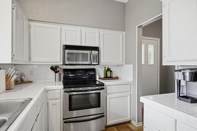 1404 Norwalk LN 201, Austin, TX 78703