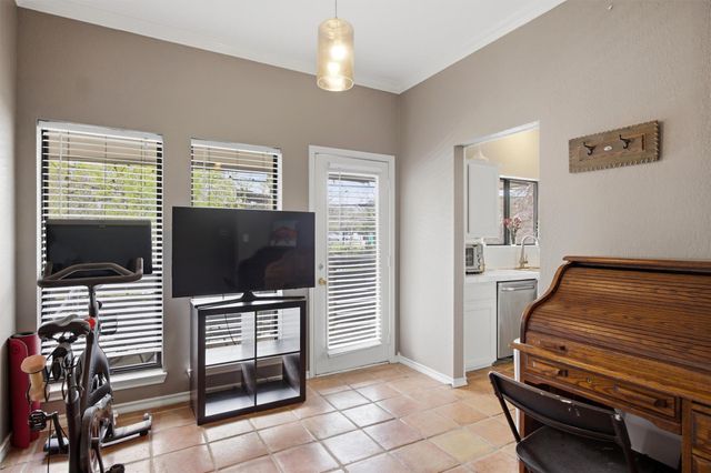 1404 Norwalk LN 201, Austin, TX 78703