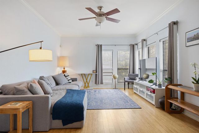 1404 Norwalk LN 201, Austin, TX 78703