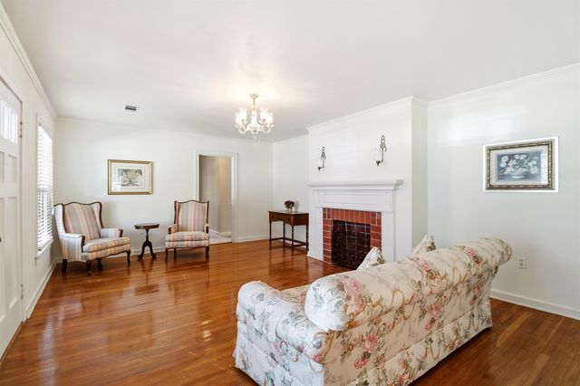 405 S White Oak Rd, White Oak, TX 75693