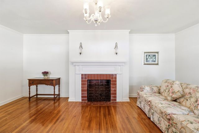 405 S White Oak Rd, White Oak, TX 75693