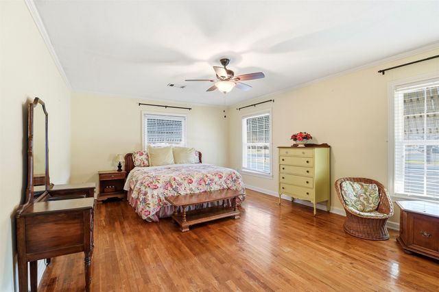 405 S White Oak Rd, White Oak, TX 75693