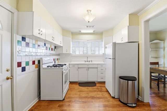 405 S White Oak Rd, White Oak, TX 75693