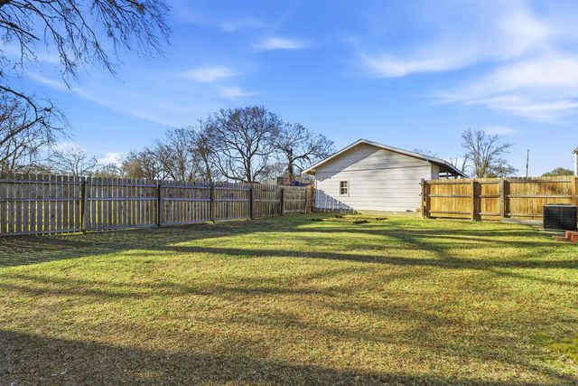 405 S White Oak Rd, White Oak, TX 75693