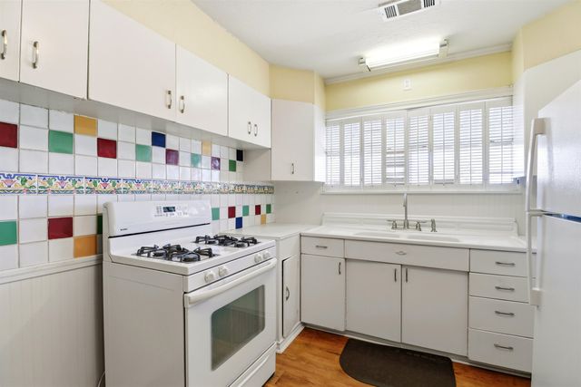 405 S White Oak Rd, White Oak, TX 75693