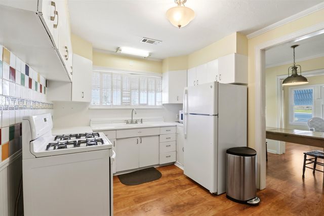 405 S White Oak Rd, White Oak, TX 75693