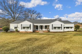 405 S White Oak Rd, White Oak, TX 75693
