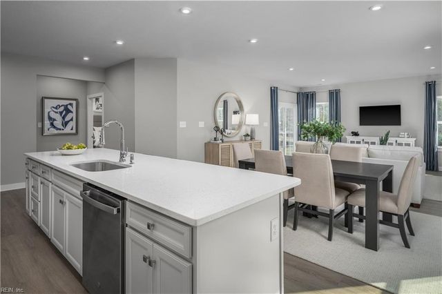 2158 Mainsail DR, Carrollton, VA 23314