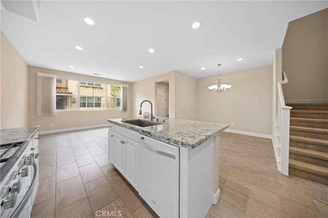 875 E Mountain Way C, Azusa, CA 91702