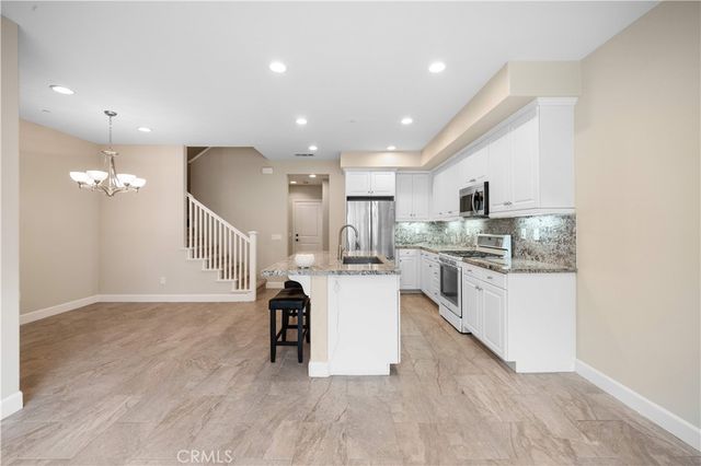 875 E Mountain Way C, Azusa, CA 91702
