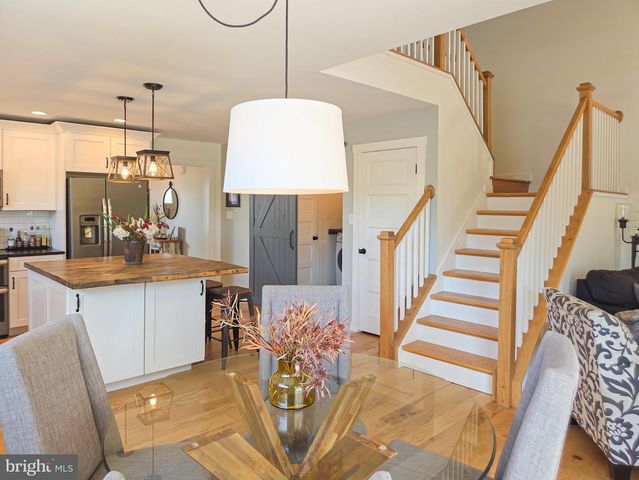 24 SOVEREIGN DR, Douglassville, PA 19518