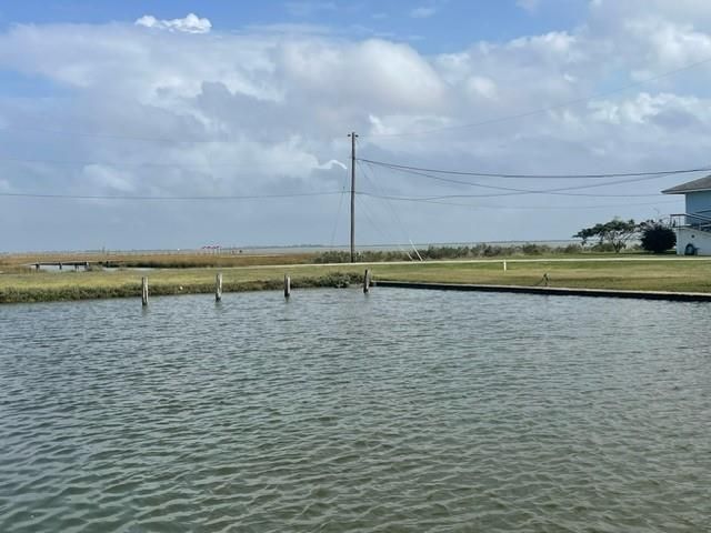 219 Bayshore Drive, Palacios, TX 77465