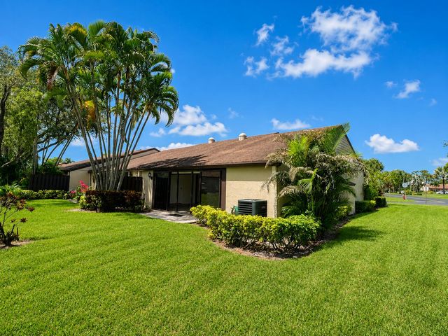 611 Sea Pine Way A, Greenacres, FL 33415