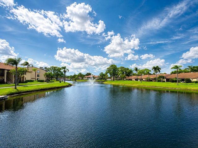 611 Sea Pine Way A, Greenacres, FL 33415