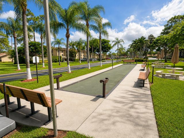 611 Sea Pine Way A, Greenacres, FL 33415
