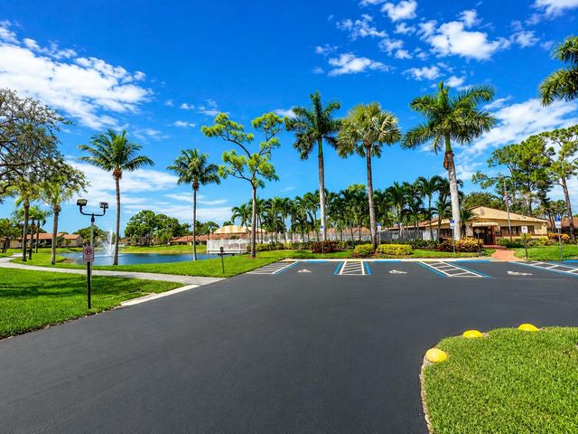 611 Sea Pine Way A, Greenacres, FL 33415