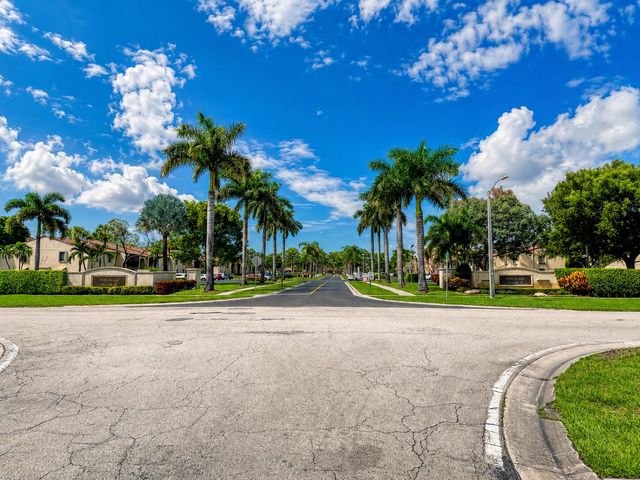 611 Sea Pine Way A, Greenacres, FL 33415