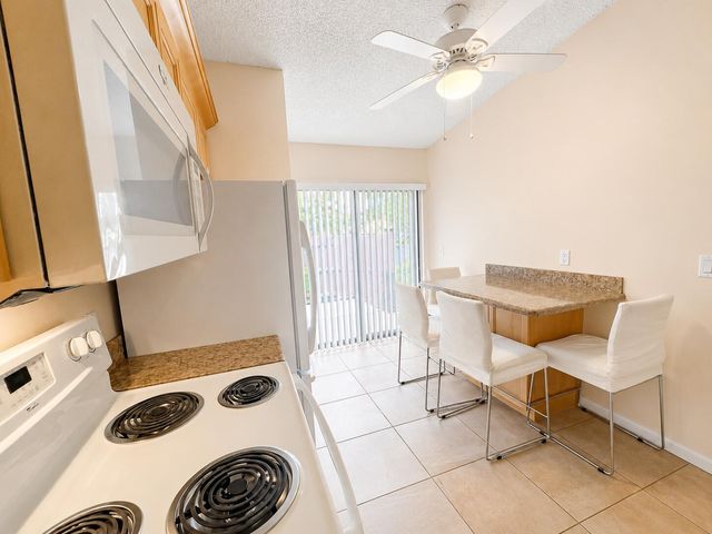 611 Sea Pine Way A, Greenacres, FL 33415