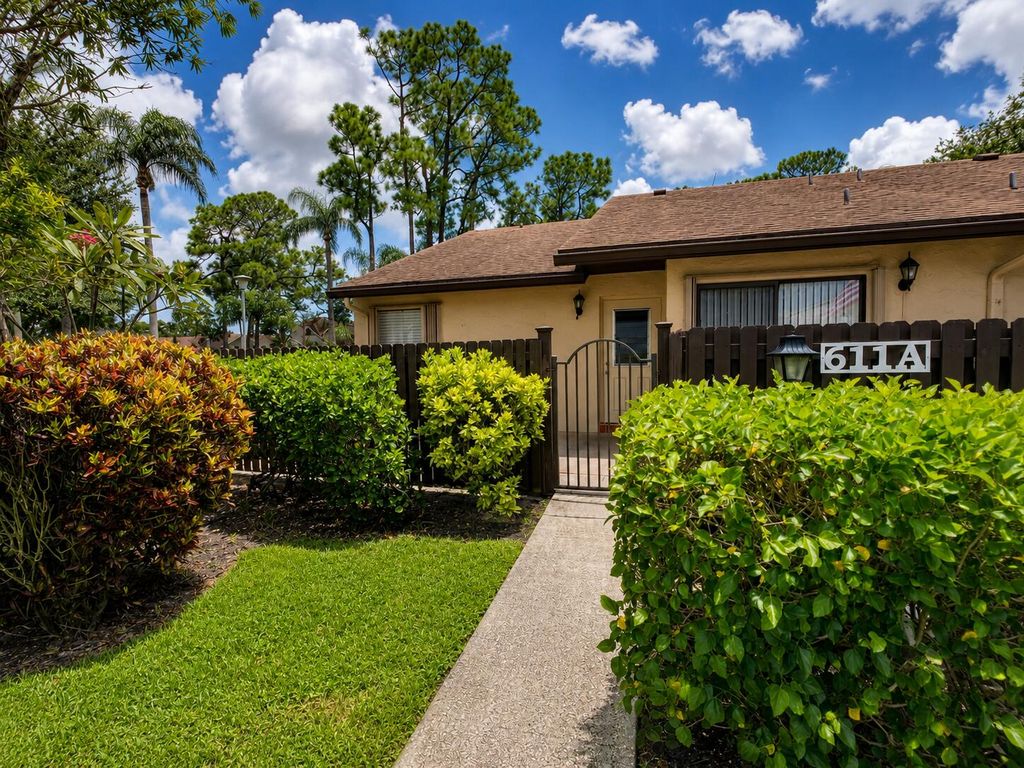611 Sea Pine Way A, Greenacres, FL 33415