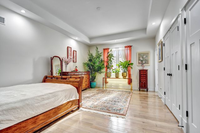 8332 S 78th Court, Justice, IL 60458