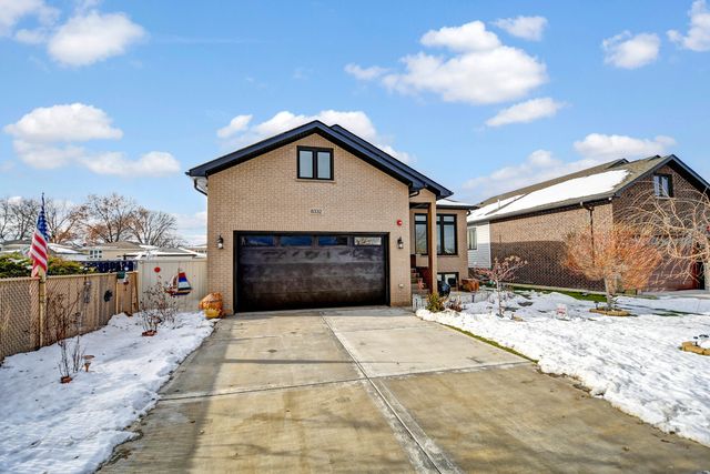 8332 S 78th Court, Justice, IL 60458