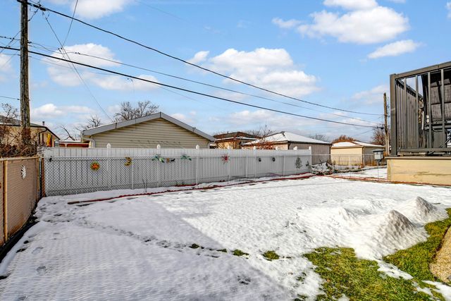 8332 S 78th Court, Justice, IL 60458