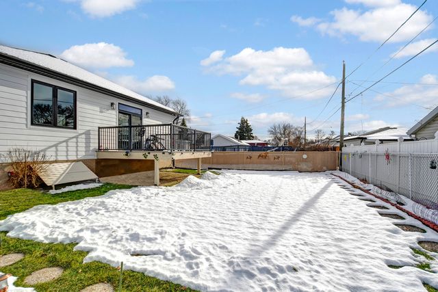 8332 S 78th Court, Justice, IL 60458