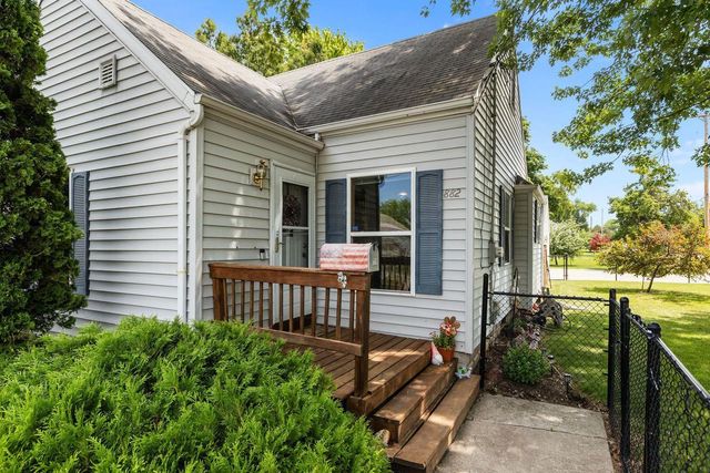 882 HIGGINS AVENUE, Neenah, WI 54956