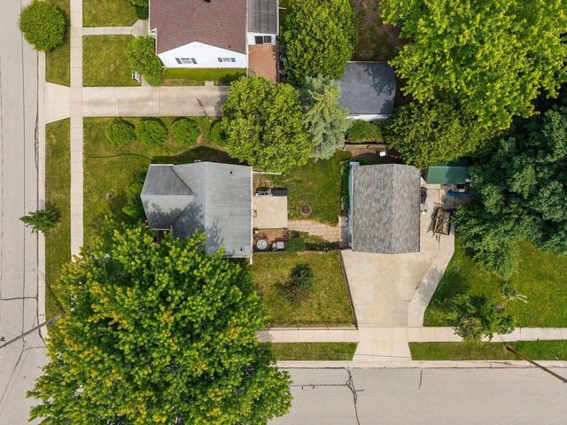 882 HIGGINS AVENUE, Neenah, WI 54956