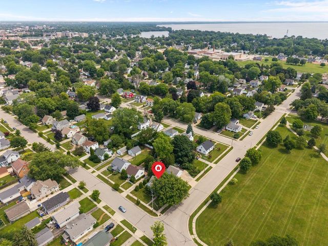 882 HIGGINS AVENUE, Neenah, WI 54956