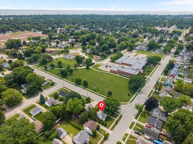 882 HIGGINS AVENUE, Neenah, WI 54956