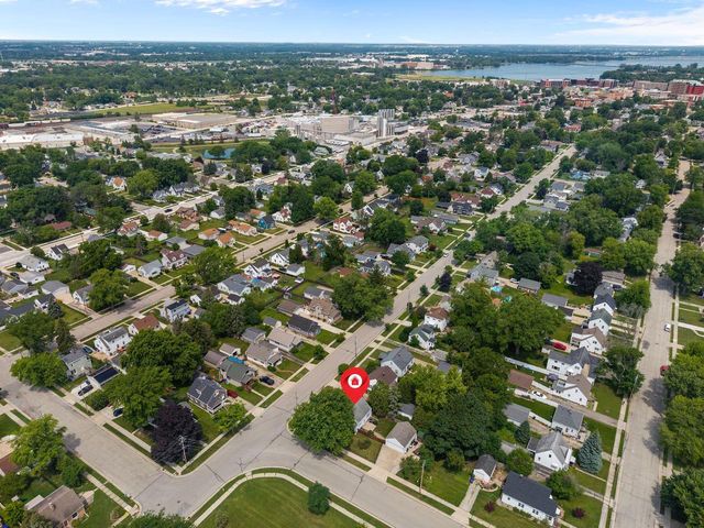 882 HIGGINS AVENUE, Neenah, WI 54956