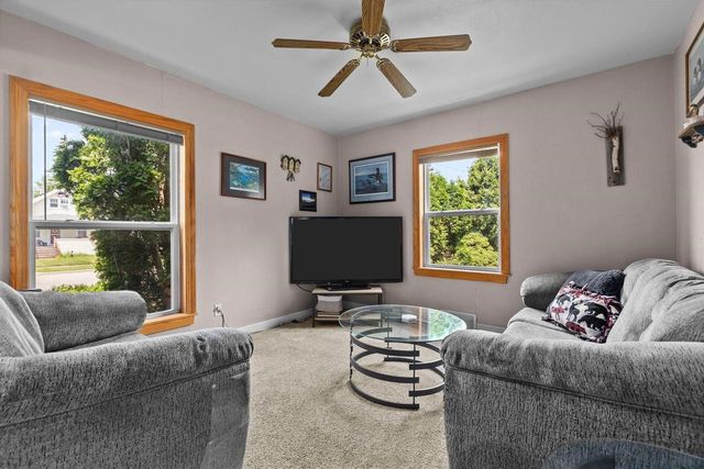 882 HIGGINS AVENUE, Neenah, WI 54956