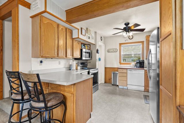 882 HIGGINS AVENUE, Neenah, WI 54956