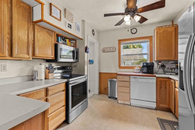 882 HIGGINS AVENUE, Neenah, WI 54956