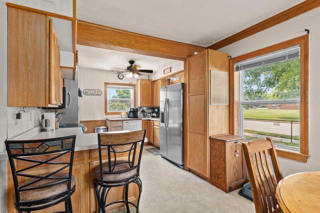 882 HIGGINS AVENUE, Neenah, WI 54956