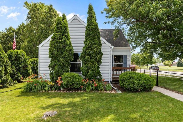882 HIGGINS AVENUE, Neenah, WI 54956
