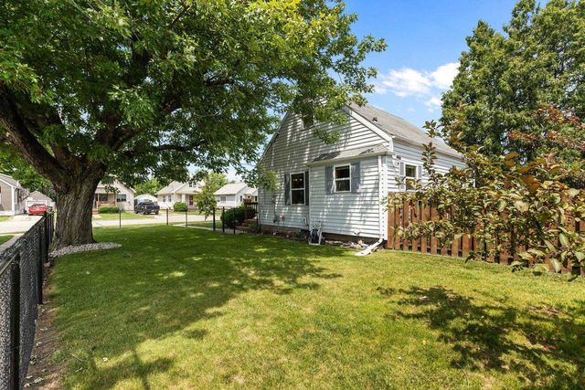 882 HIGGINS AVENUE, Neenah, WI 54956