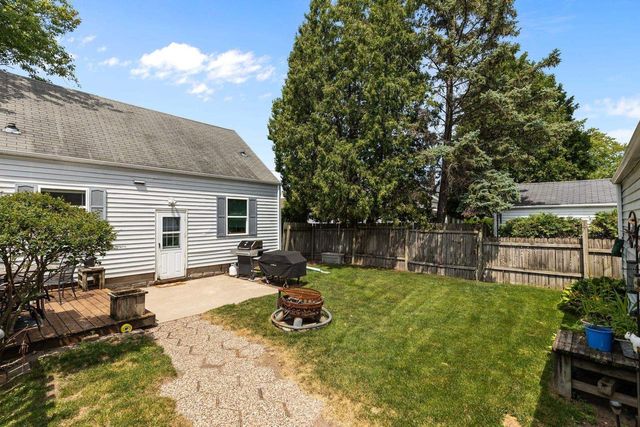 882 HIGGINS AVENUE, Neenah, WI 54956