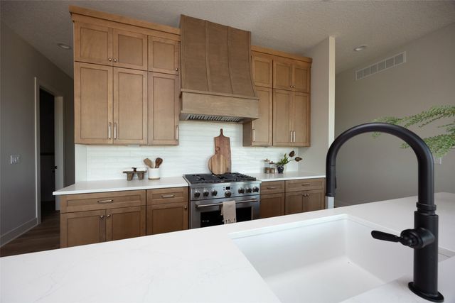 575 NW Mosaic Avenue, Waukee, IA 50263