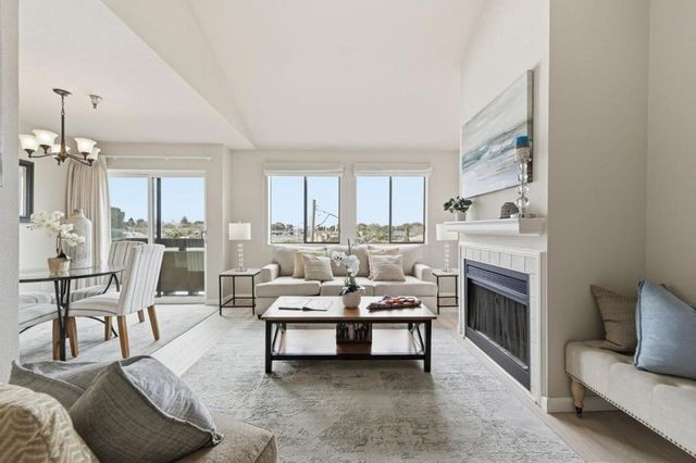 711 S Bayshore Boulevard 29, San Mateo, CA 94402