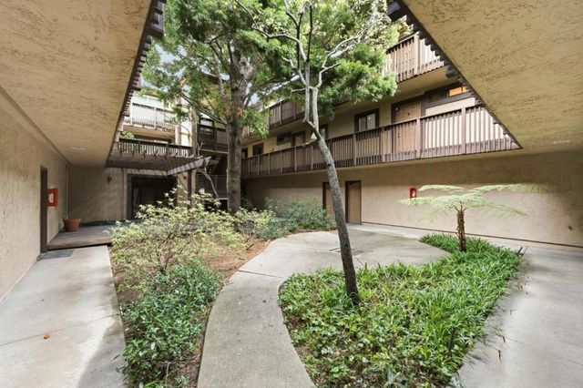 711 S Bayshore Boulevard 29, San Mateo, CA 94402