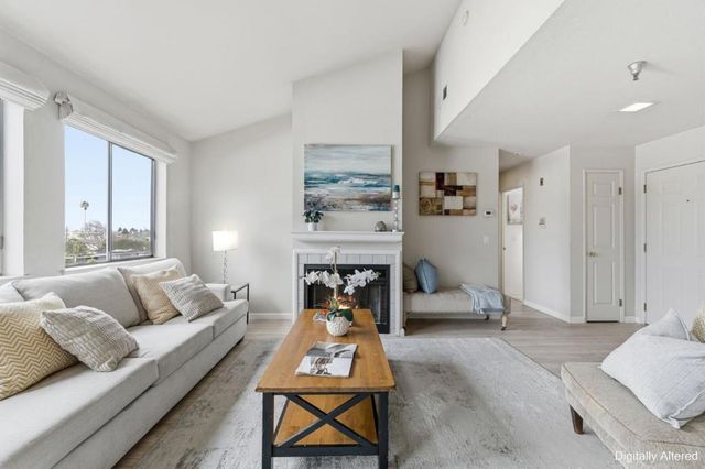 711 S Bayshore Boulevard 29, San Mateo, CA 94402