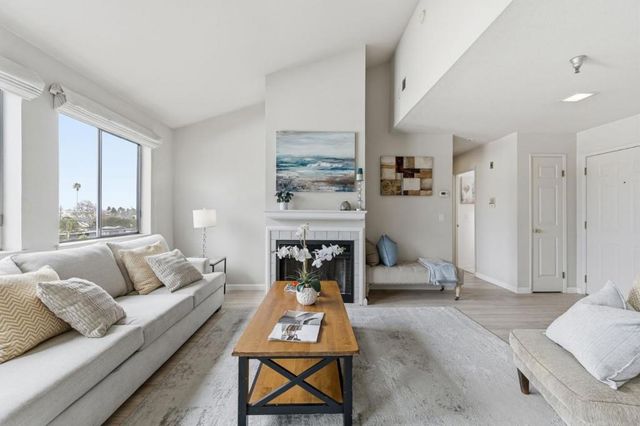 711 S Bayshore Boulevard 29, San Mateo, CA 94402