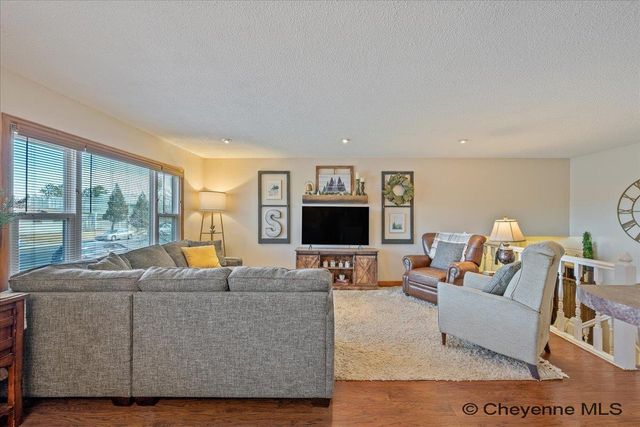 609 WESTERN HILLS BLVD, Cheyenne, WY 82009